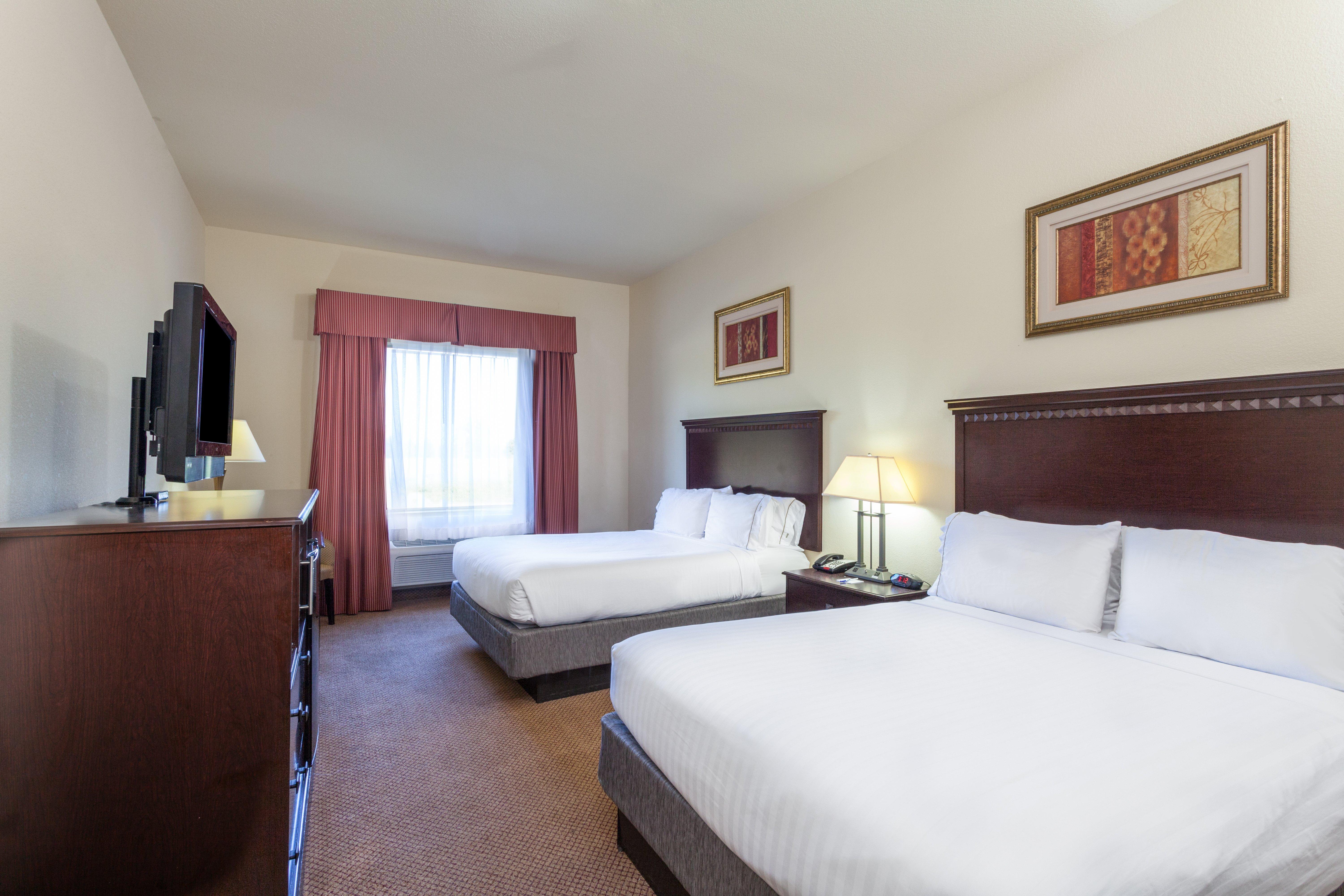 Holiday Inn Express Hotel & Suites Clarksville Exterior photo