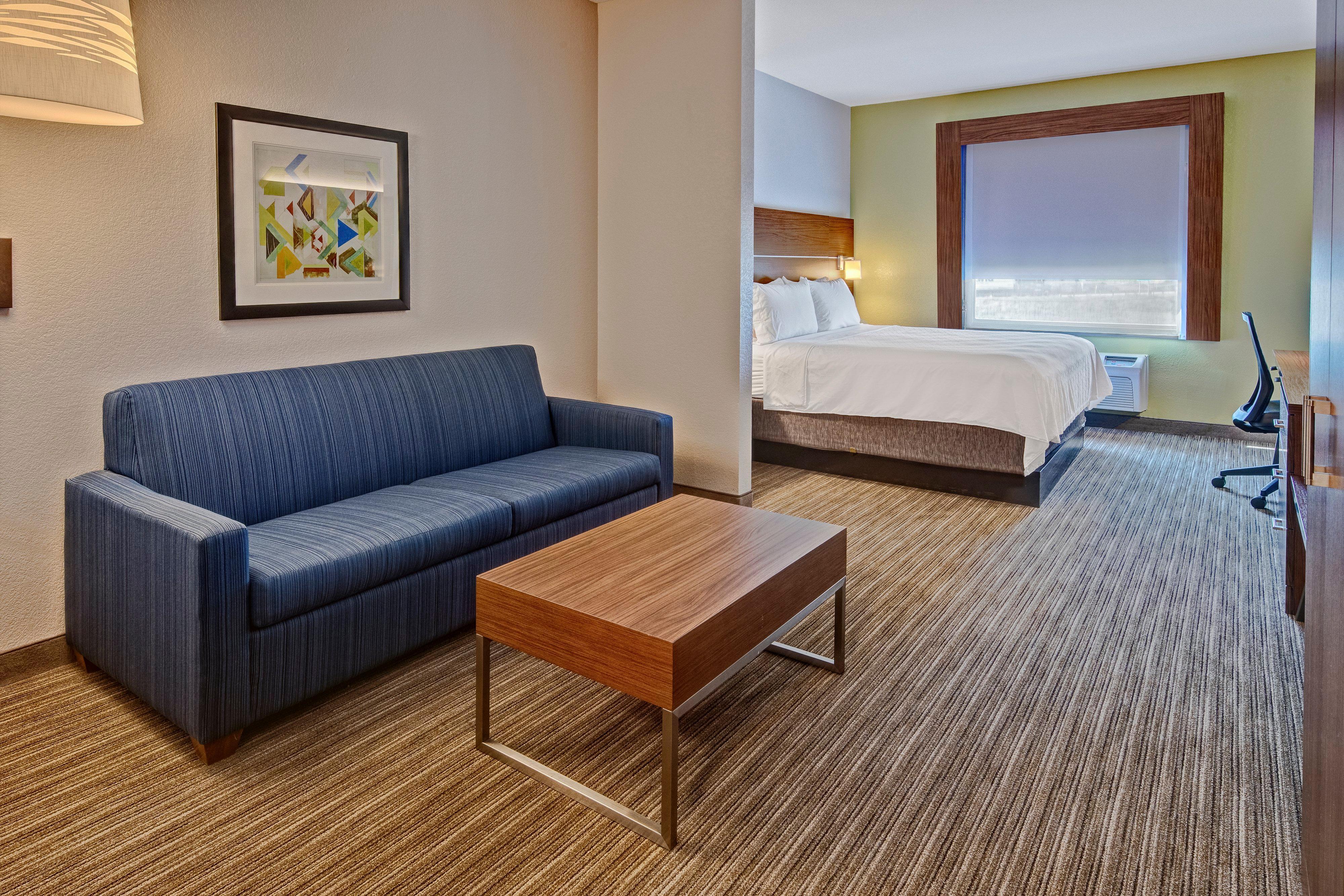 Holiday Inn Express Hotel & Suites Clarksville Exterior photo