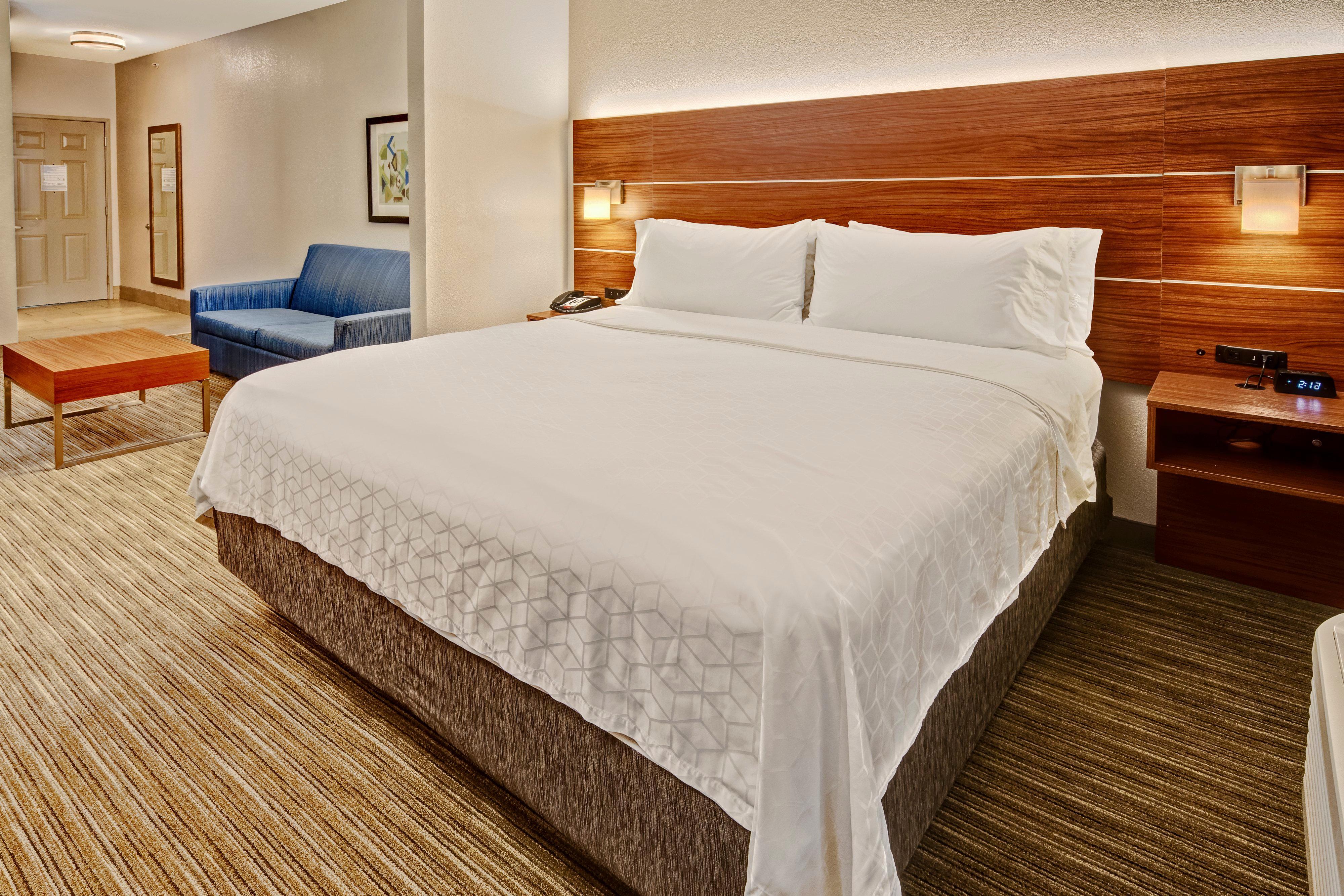 Holiday Inn Express Hotel & Suites Clarksville Exterior photo