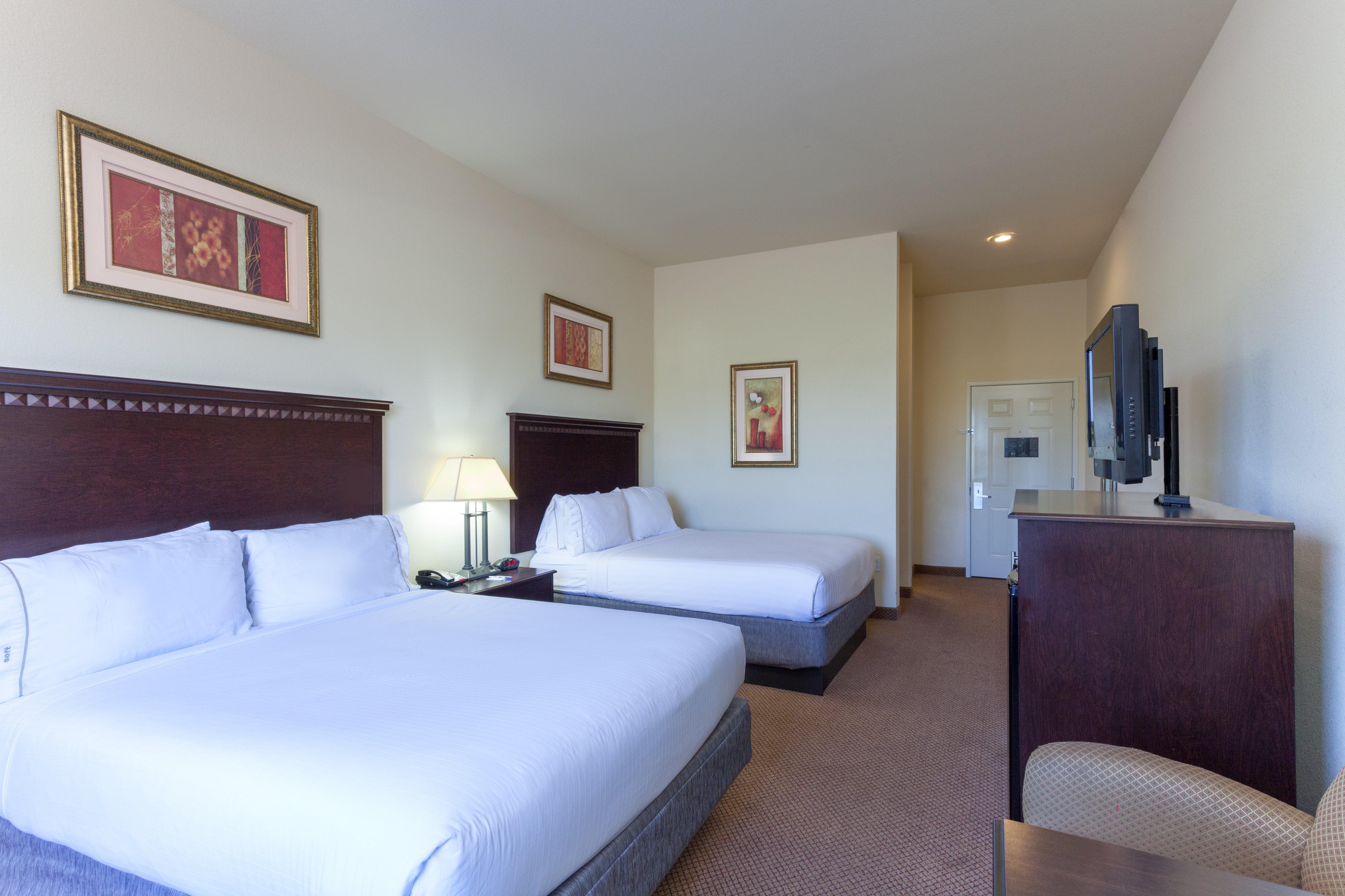 Holiday Inn Express Hotel & Suites Clarksville Exterior photo