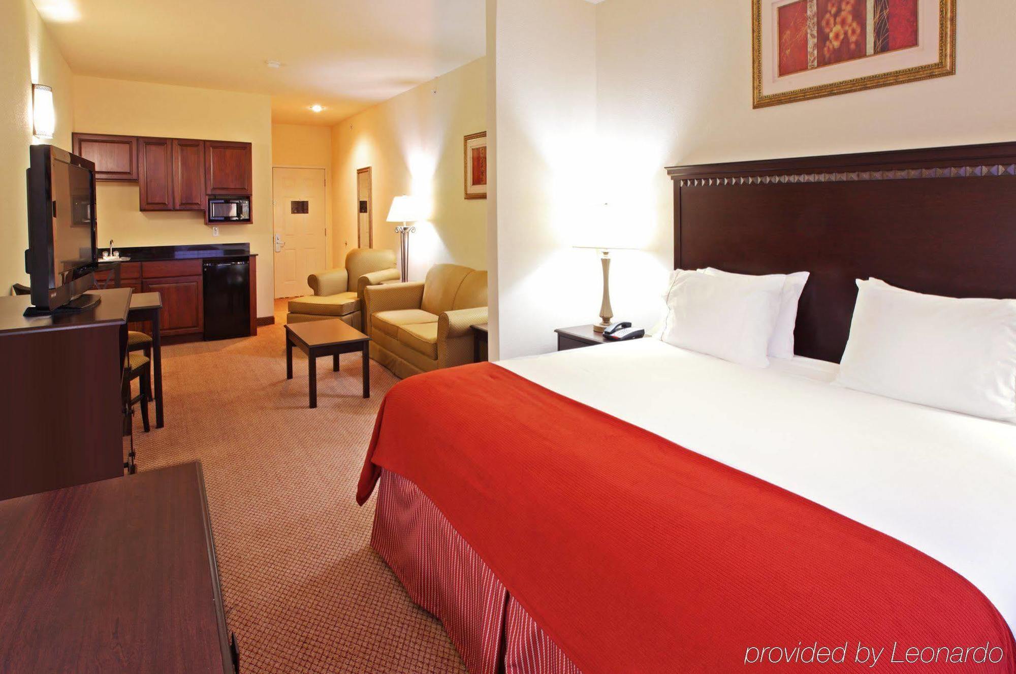 Holiday Inn Express Hotel & Suites Clarksville Exterior photo